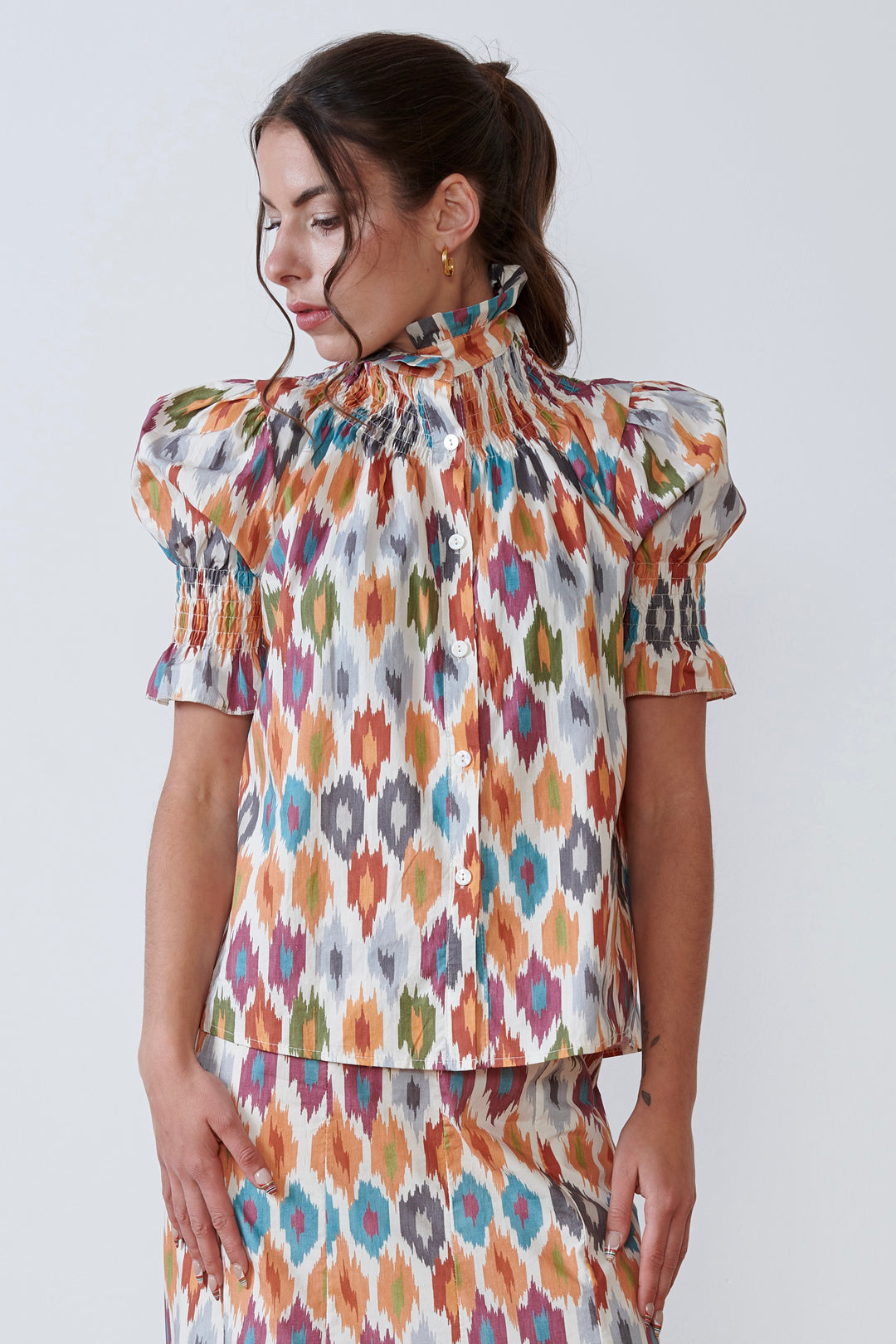 BLUSA SMOCK NECK
