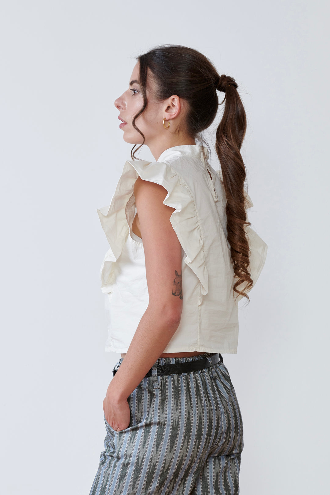 BLUSA CRUZADA CON VOLANTE