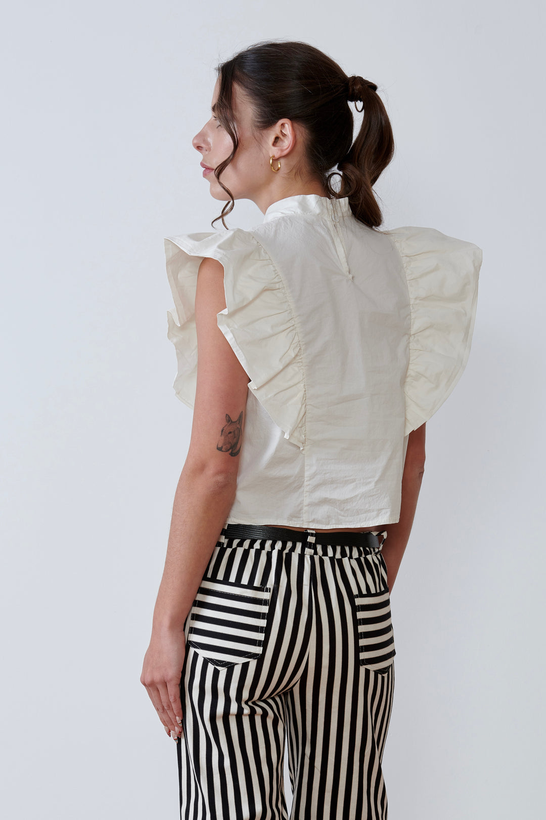 BLUSA CRUZADA CON VOLANTE