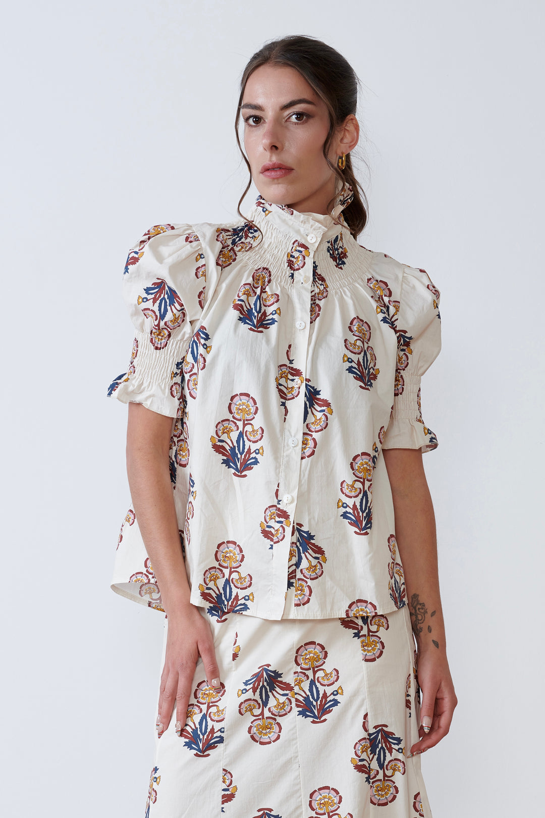 BLUSA SMOCK NECK