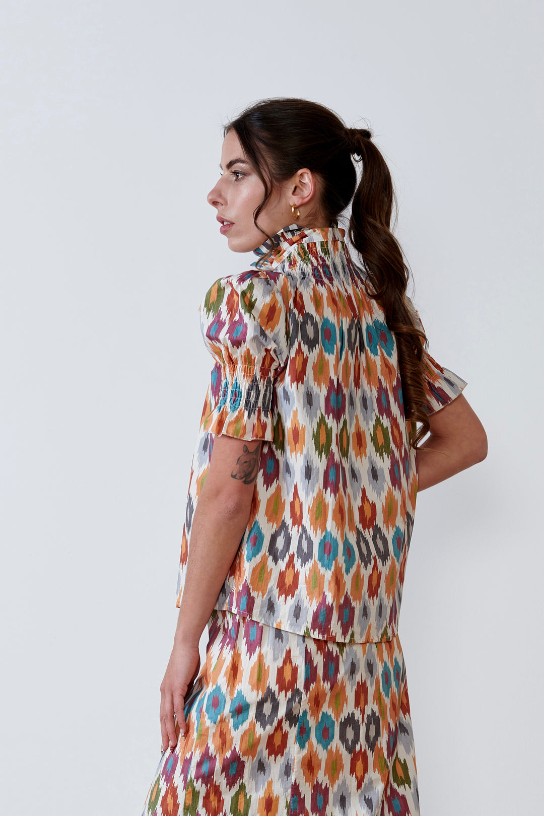 BLUSA SMOCK NECK