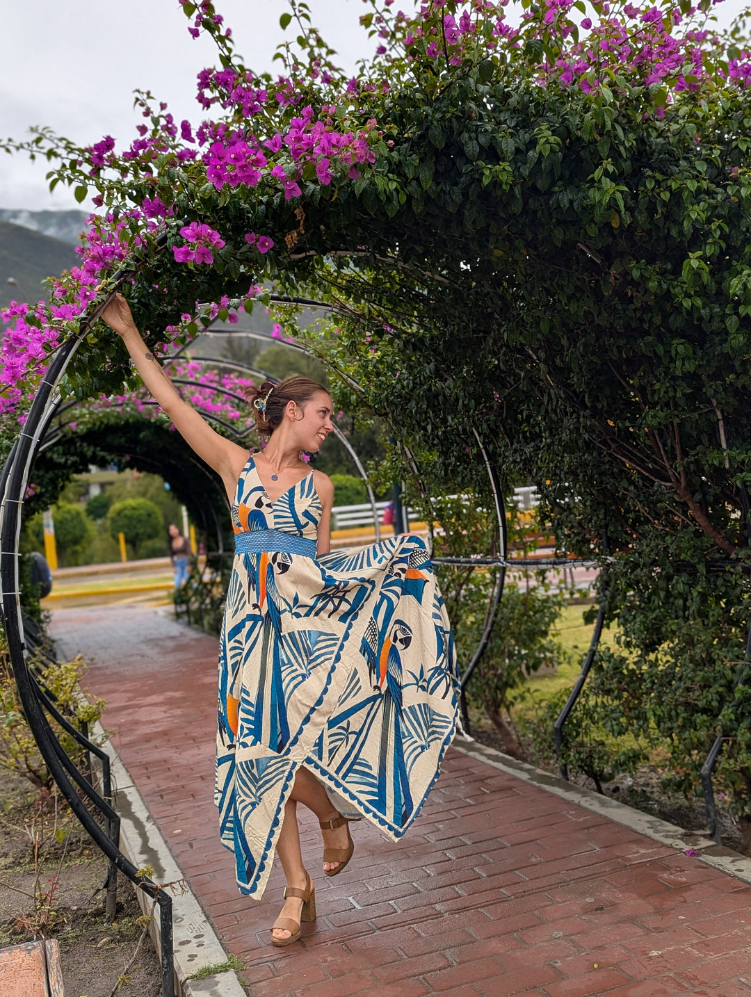VESTIDO LONGO LENÇOS ARARAS